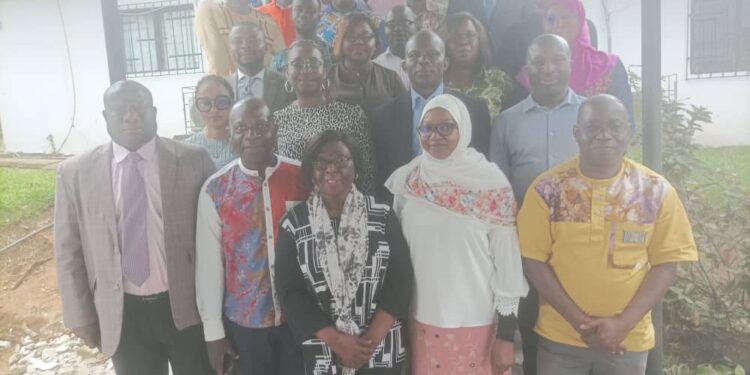 Transport sécurisé des échantillons des maladies sous surveillance: Documents nationaux validés