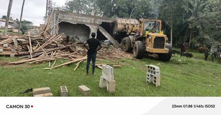 Côte d’Ivoire: le Siège de la FESCI en construction détruit