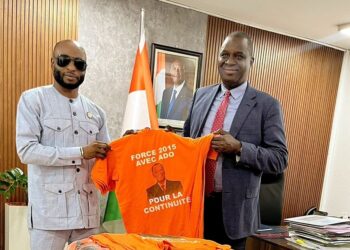 Réélection du président Ouattara en 2025: Alpha Sanogo s&rsquo;engage aux côtés de Force 2015; 1000 tee-shirts offerts à Charles Gnahoré
