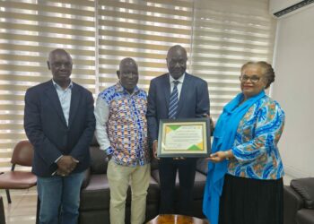 Celebration de l’excellence: Bakary Ali Sanogo reçoit le diplôme d’honneur de la Société mathématique de Côte d’Ivoire