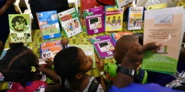 Issia : Les libraires dénoncent la vente illicite de manuels scolaires dans les établissements