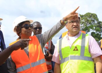 Abobo: Kandia Camara inspecte les grands chantiers 