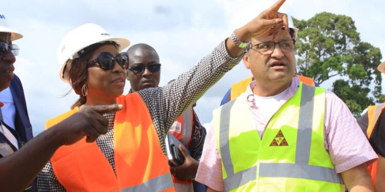 Abobo: Kandia Camara inspecte les grands chantiers 