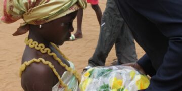 Port-Bouët : Alalé Thibaut offre des kits scolaires à plus de 200 élèves