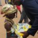 Port-Bouët : Alalé Thibaut offre des kits scolaires à plus de 200 élèves