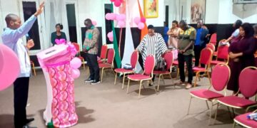 Côte d&rsquo;Ivoire: Des journalistes chrétiens prient pour apporter de la lumière à leur secteur