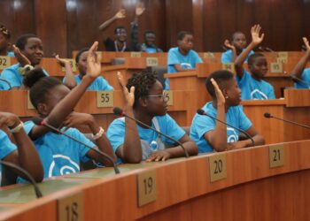 Déclaration des naissances: 150 enfants plaident auprès des parlementaires