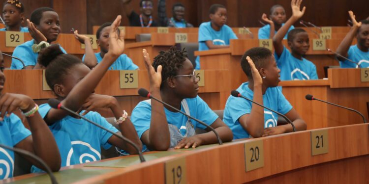 Déclaration des naissances: 150 enfants plaident auprès des parlementaires