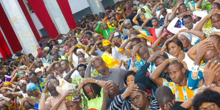 Campagne d’évangélisation à Yamoussoukro : Le pasteur Yoon invite les fidèles à « écouter la voix de Dieu »