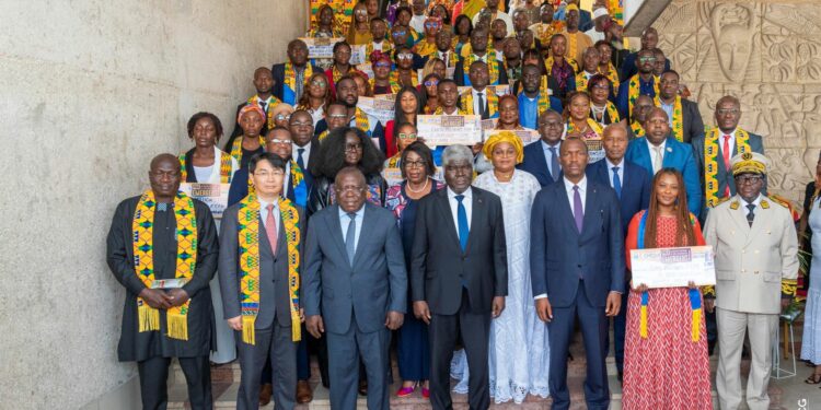 Côte d’Ivoire: des chèques d’un montant de 200 millions FCFA remis à 40 porteurs de projets