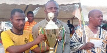 2 Plateaux les Oliviers : La jeunesse renforce les liens de fraternité à travers un tournoi de football.
