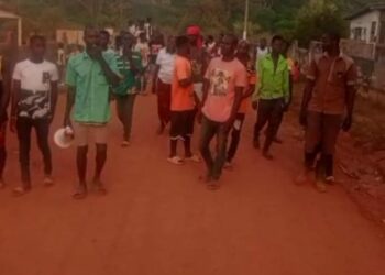Yamoussoukro/ foncier rural: La population de Nzeré manifeste contre le chef du village et demande son départ 