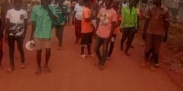 Yamoussoukro/ foncier rural: La population de Nzeré manifeste contre le chef du village et demande son départ 