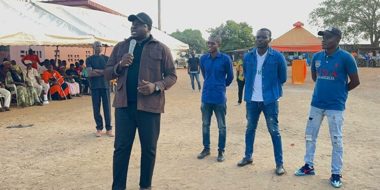 Tiassalé : Awassa Abdoul (l’UJ-RHDP) accuse le maire d’espionner les populations