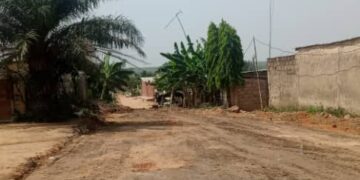 Tiassalé : Abandonnés par la mairie, les habitants du  » Carrefour Amani Cité verte », retrouvent le sourire grâce à Alpha Sanogo