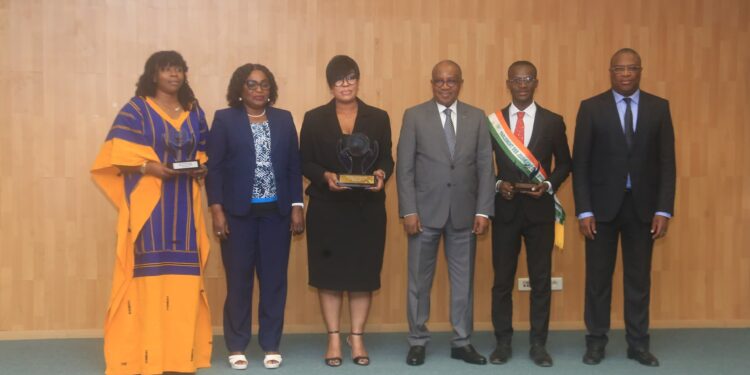 Prix national des droits de l’homme: L’ONG bloom grand lauréat de la 9e édition