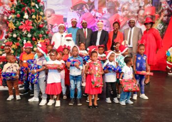 Noël 2024: Bruno Koné gâte plus de 1000 enfants des agents du ministère de la Construction 