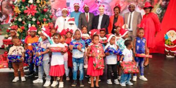 Noël 2024: Bruno Koné gâte plus de 1000 enfants des agents du ministère de la Construction 