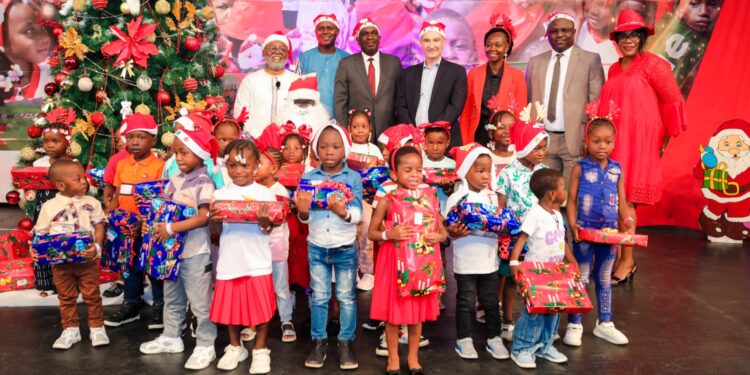 Noël 2024: Bruno Koné gâte plus de 1000 enfants des agents du ministère de la Construction