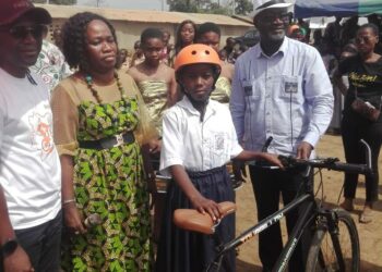 Bouaflé: L’Ong «O vélo» fait un don aux élèves de Zougoussou