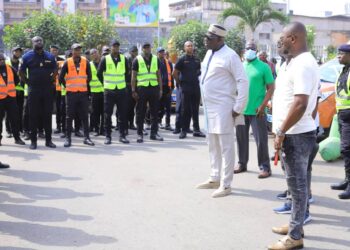 Adjamé : Le Député-Maire Soumahoro Farikou interpelle les policiers municipaux.