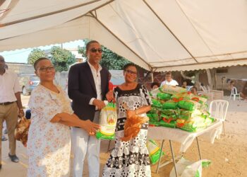 Yopougon et N’Zéré/Fêtes de fin d’année Johnny Kouadio offre des kits alimentaires à 500 femmes