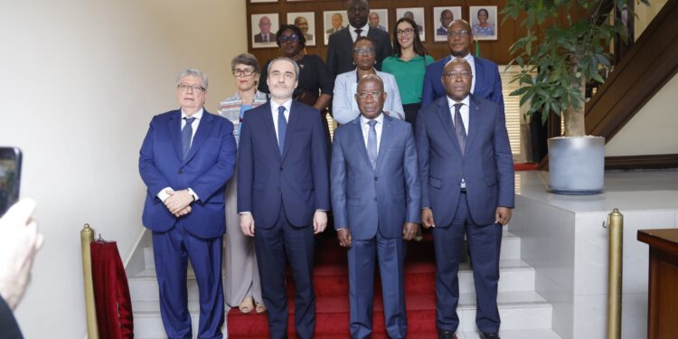 Coopération Ivoiro-bresilienne: Le ministre Kacou Adom sollicite la mise en place d’une ligne aérienne