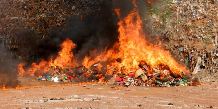 Yamoussoukro/ Lutte contre les produits périmés: La Direction régionale du Commerce fait des incinérations