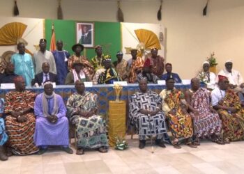 Can 2023 et Mondial de Maracana : Les trophées présentés à la Chambre des Rois et chefs traditionnels