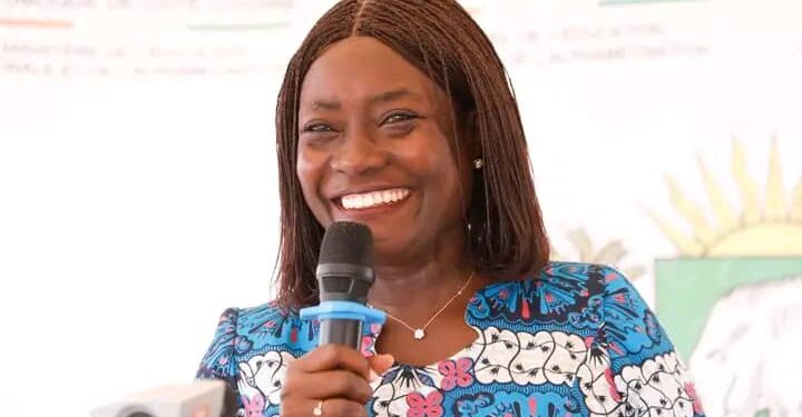 Duékoué : la Ministre Mariatou Koné annonce un recrutement exceptionnel de 2 855 enseignants contractuels
