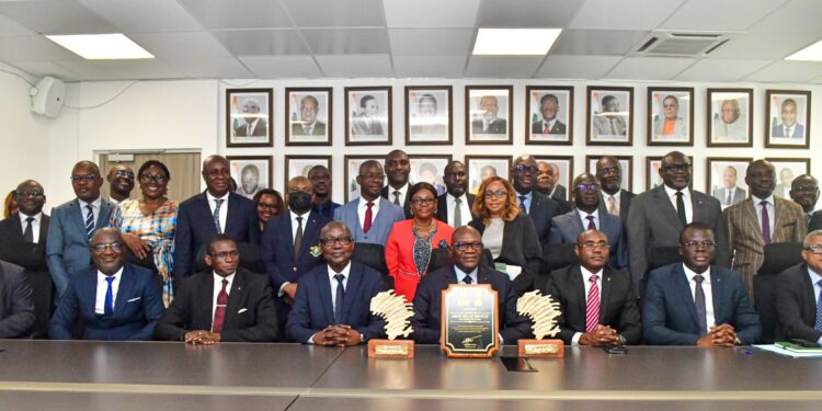 Africa foot Goal 2025: La Côte d’Ivoire reçoit 3 trophées