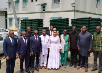 Côte d’Ivoire : l’ANAGED équipe six communes en matériel de salubrité