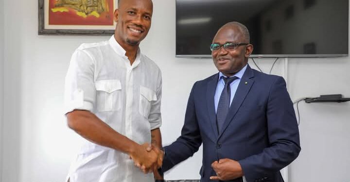 Université Félix Houphouet Boigny: Didier Drogba chez prof Ballo Zié