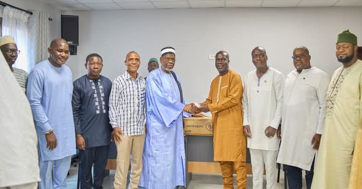 Ramadan 2025: le PDCI- RDA offre des dons en vivres et en non-vivres au Cosim