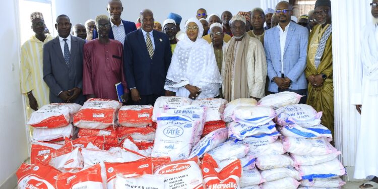 Ramadan 2025 à Anyama: Fatima Bamba et le député Diakité font des dons aux musulmans