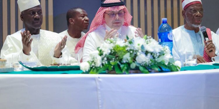 Rupture du jeûne: L’ambassadeur Saad Bin Bakheat magnifie la solidarité prônée par l’Islam