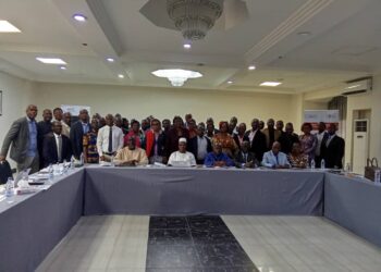 Dispositif hybride de formation continue/Atelier bilan: Des acteurs du système éducatif en conclave