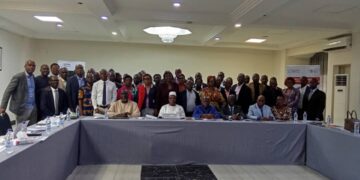 Dispositif hybride de formation continue/Atelier bilan: Des acteurs du système éducatif en conclave