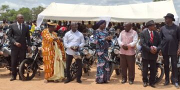 Soubré/Éducation : La ministre Mariatou Koné remet 57 motos pour booster l’alphabétisation