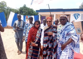 Des entreprises indiennes offrent une résidence aux agents de santé du village de Akakro N’zipri