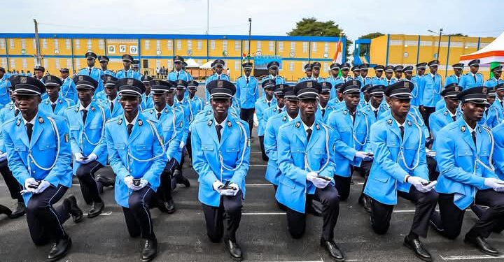École de police d’Abidjan: 2245 sous-officiers reçoivent leurs épaulettes