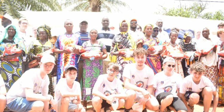 Tiassalé: Alpha Sanogo et l’ex-handballeur français Daouda Karaboué font des heureux