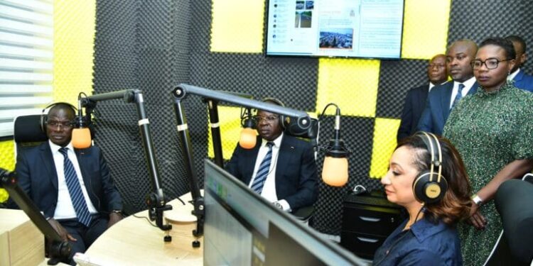 Côte d’Ivoire : Le Fonds d’Entretien Routier lance une radio dédiée aux routes « FER 101.3 »