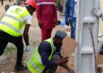 Stabilité de l’électricité à Anyama: Les populations saluent l’action du Maire Fatima Bamba.