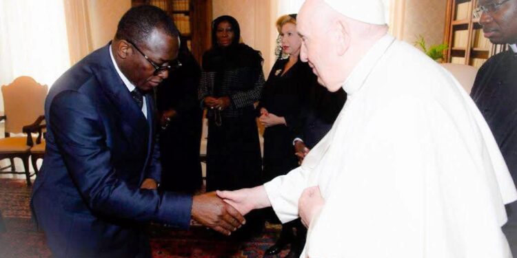 Le ministre Danho Paulin pleure le Pape François