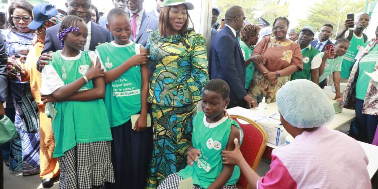 Abobo donne le coup d’envoi de la Campagne de vaccination multi-âge contre le Cancer du col de l’utérus 