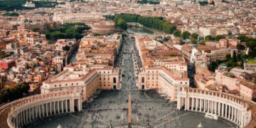(Analyse) Pape noir: l’Église catholique fera-t-elle exception pour la première fois ?