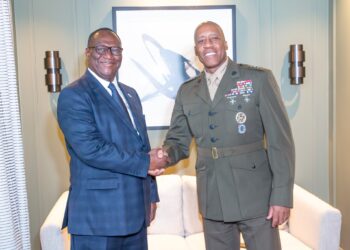 Les États-Unis honorent le Ministère de la Défense de Côte d’Ivoire pour l’excellence de sa coopération sécuritaire