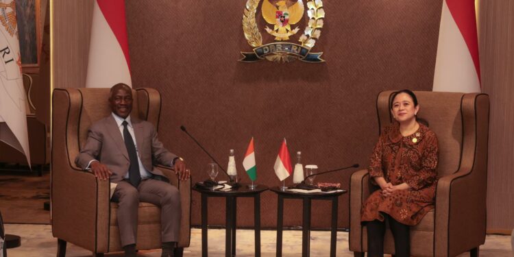 19ᵉ Conférence de l’UPCI: Bictogo échange avec la présidente de la Chambre des représentants indonésiennes.