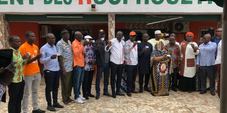 Yamoussoukro/RHDP: Souleymane Diarrassouba offre 3 000 cartes de militants